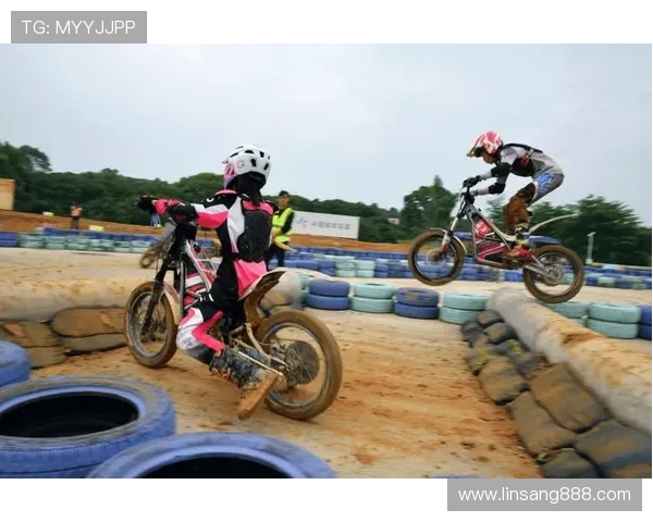 摩托车大奖赛赛季激战正酣 新一轮争夺引发车迷热议