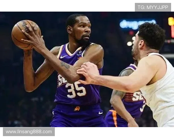 篮网队新赛季阵容大变革 球员交易频繁引发球迷热议