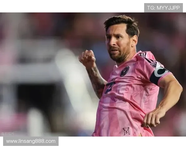 蒙扎足球俱乐部宣布新赛季阵容调整引发球迷热议主帅谈战术变化